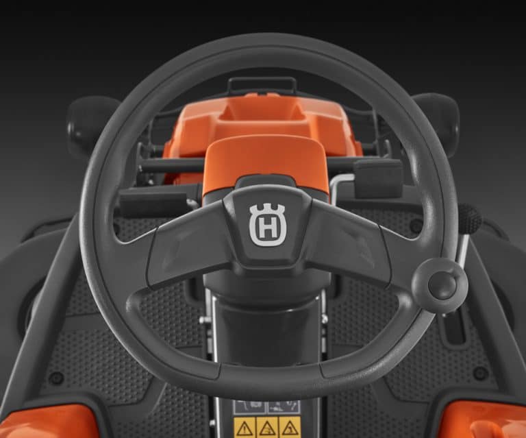 HUSQVARNA R 216T AWD Ride-On Front Mower
