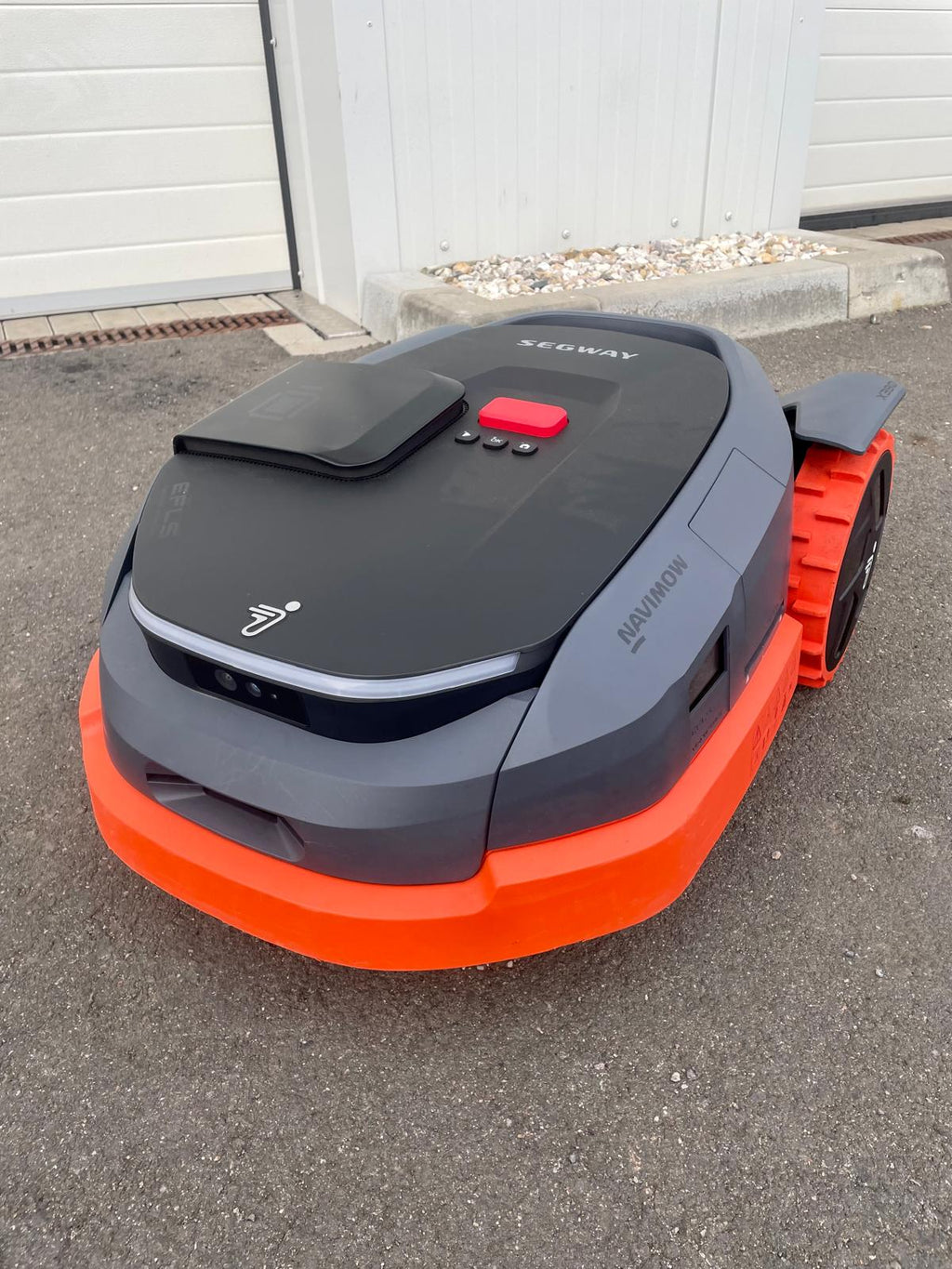 SEGWAY Navimow X330E Robotic Mower (wire-free setup)
